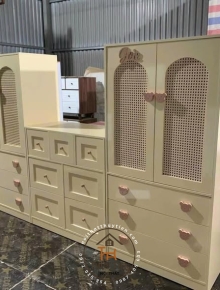 Tủ em bé e đặt theo yêu cầu khách - 007