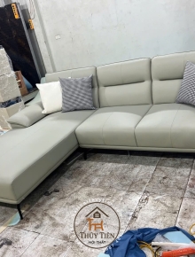 Lên mẫu sofa cho khách tham khảo 