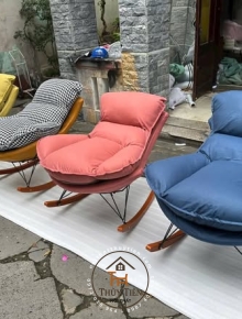 Ghế bập bênh tặng kèm đôn