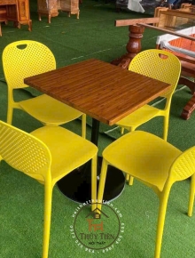 Bàn trà nhựa chân sắt