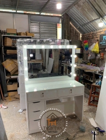 Bàn makeup kèm gương led bàn trang điểm gỗ MDF lõi xanh chuyên nghiệp giá tại xưởng
