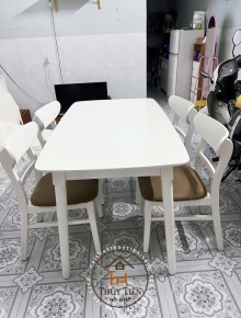 Bộ bàn ăn gỗ cao su tự nhiên Mango sơn trắng ghế mặt nệm