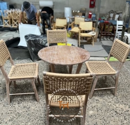 Bộ bàn ăn ghế đan dây kết hợp bàn chân tiện 