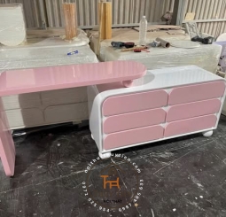 Tủ kệ bàn decor màu hồng xinh yêu