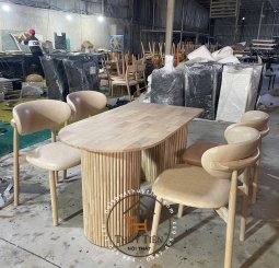 SET BÀN ĂN 4 GHẾ CAO SU