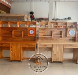 Bàn học sinh gỗ cao su có đồng hồ