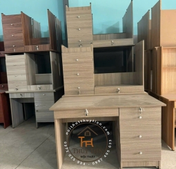 Chất liệu: okal min có 3 hộc khoá chắc chắn Chất liệu: okal min có 3 hộc khoá chắc chắn