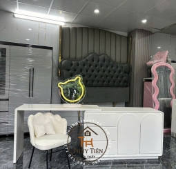 Bàn trang điểm MDF sơn 2 K làm theo yêu cầu khách