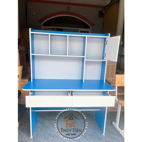 Bàn học Min màu gắn hình thú 3 d cho bé
