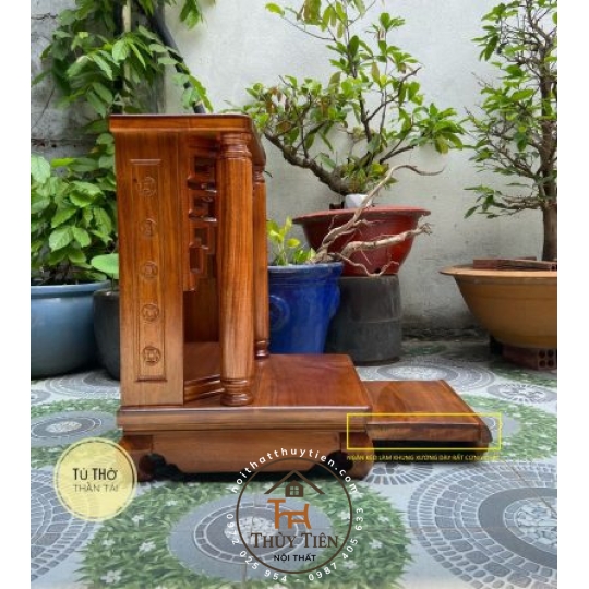 Bàn thờ thần tài cột tròn trơn