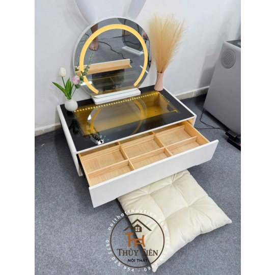 Bàn phấn bệt mẫu mới 