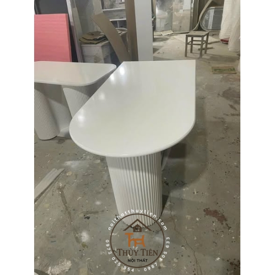 Bàn decor e đặt theo yêu cầu khách