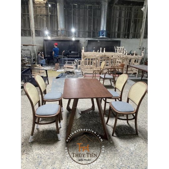 Bộ bàn ăn ghế thonet tưa lưng mây