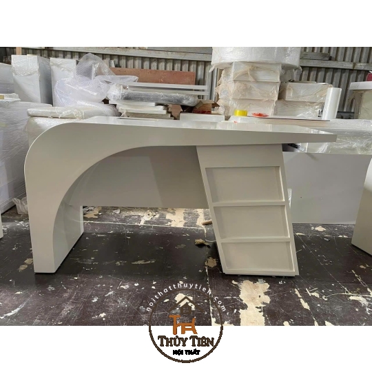 Xưởng e vẫn nhận làm các mẫu bàn trang điểm , bàn làm việc , tủ kệ decol theo yêu cầu nhé  Thích màu nào thợ e sơn màu đó