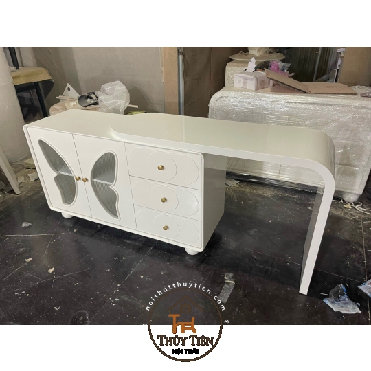 Bàn decor e đặt theo yêu cầu khách