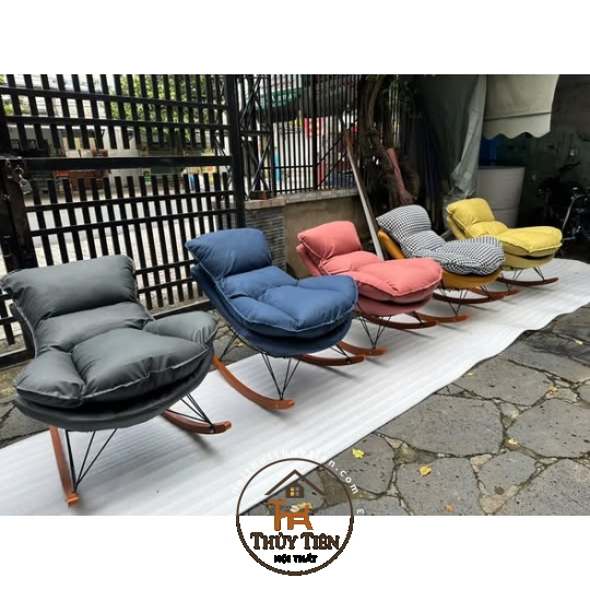 Ghế bập bênh tặng kèm đôn