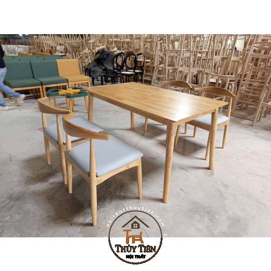 Bộ bàn ăn 4 ghế Bull
