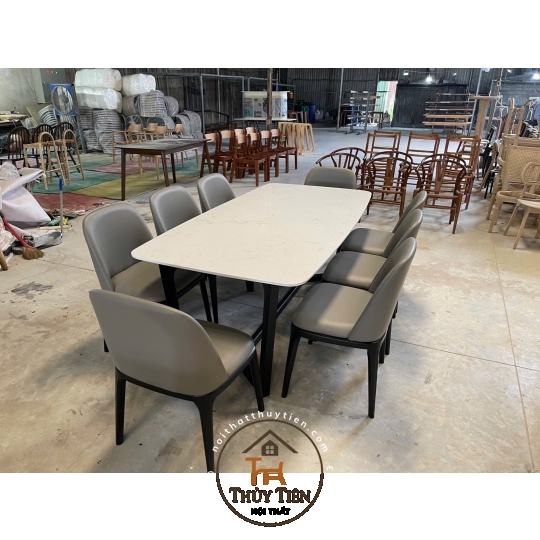 BỘ BÀN ĐÁ CHO GIA ĐÌNH ĐÔNG THÀNH VIÊN