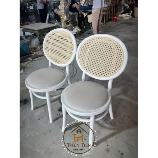 GHẾ THONET TỰA MÂY TRÒN SƠN TRẮNG SANG TRỌNG VÀ ĐƠN GIẢN