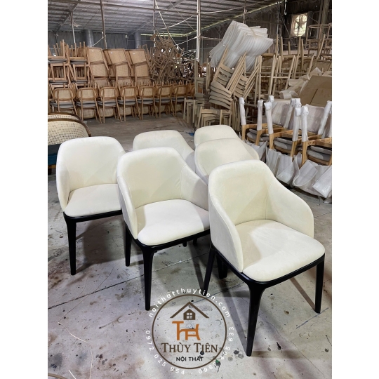 GHẾ GRACE CÓ TAY BỌC DA TRẮNG KẾT HỢP CHÂN SƠN ĐEN