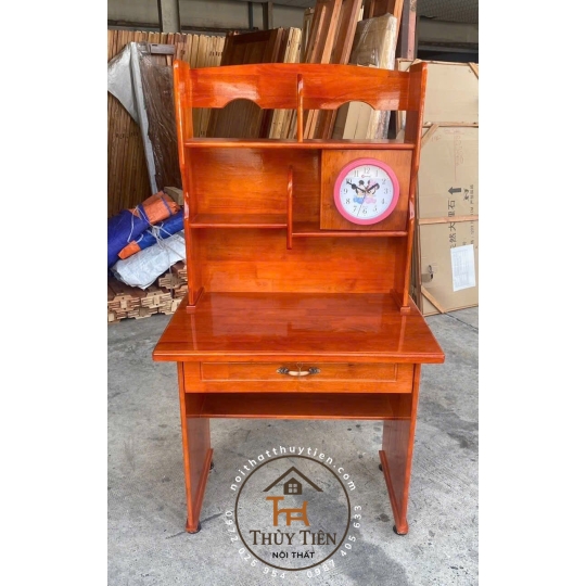 Bàn học sinh gỗ cao su có đồng hồ