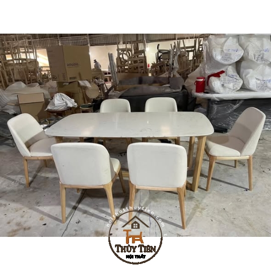 Bộ bàn ăn đá nhân tạo và ghế Grace mặt nệm cao cấp hiện đại