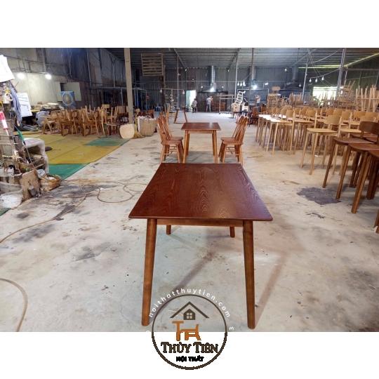 Bàn ăn lunar tròn & chữ nhật gỗ cao su 