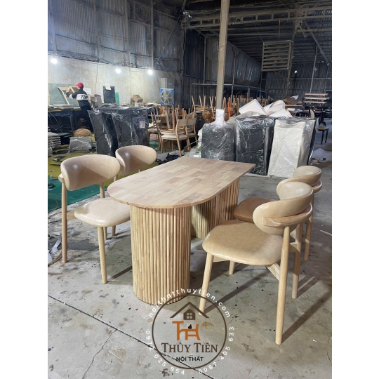 SET BÀN ĂN 4 GHẾ CAO SU