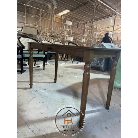 BÀN LOUIS CÓ HỘC KÉO