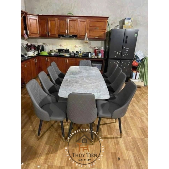 Bàn ăn 10 ghế cho không gian nhà bếp lớn
