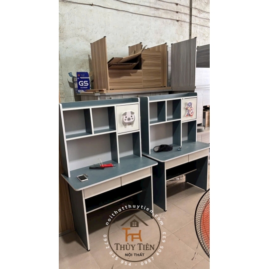 Bàn học Min màu gắn hình thú 3 d cho bé