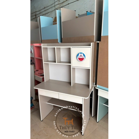 Bàn học Min màu gắn hình thú 3 d cho bé