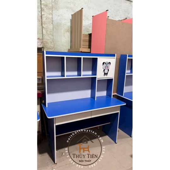 Bàn học Min màu gắn hình thú 3 d cho bé