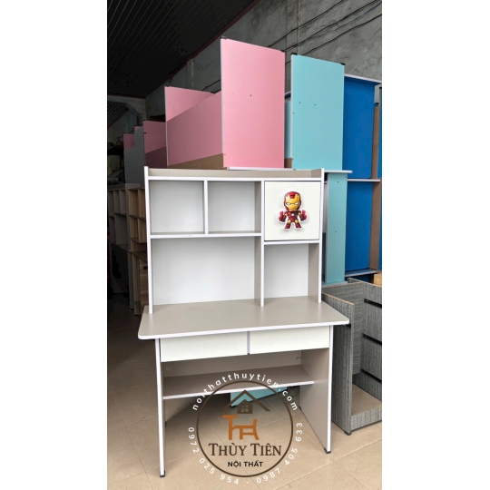 Bàn học Min màu gắn hình thú 3 d cho bé
