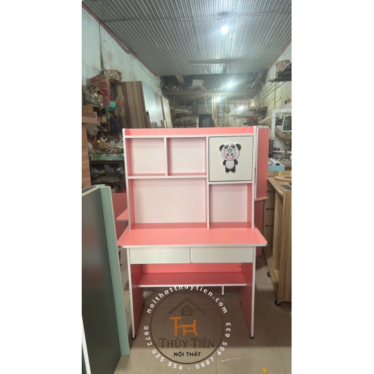 Bàn học Min màu gắn hình thú 3 d cho bé