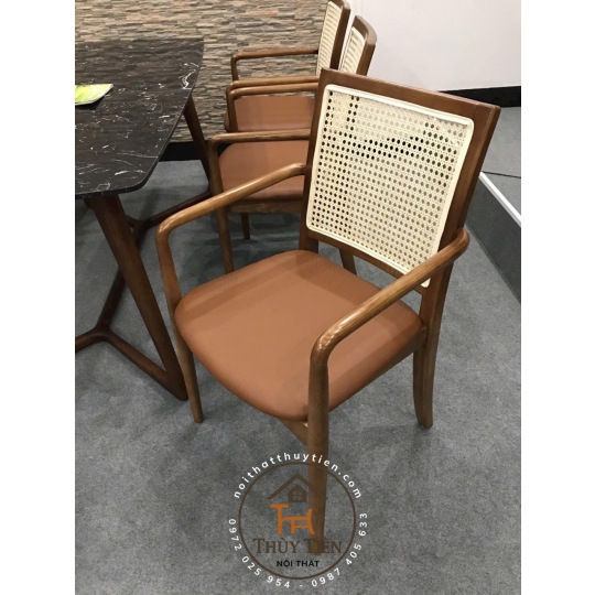 Ghế ăn Cherry có tay