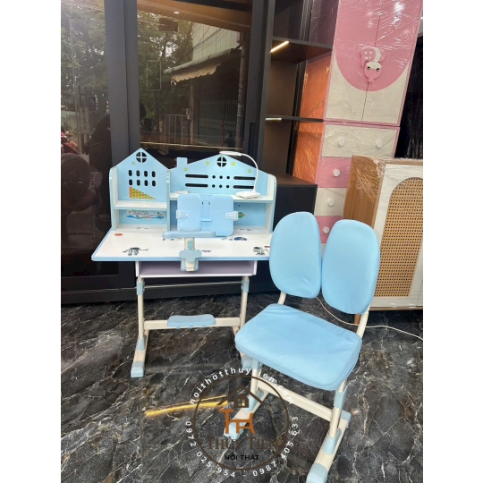 Bộ bàn học sinh- Bàn học sinh chống gù, chống cận,  có kệ sách mới, ghế xoay 360 độ có bánh xe