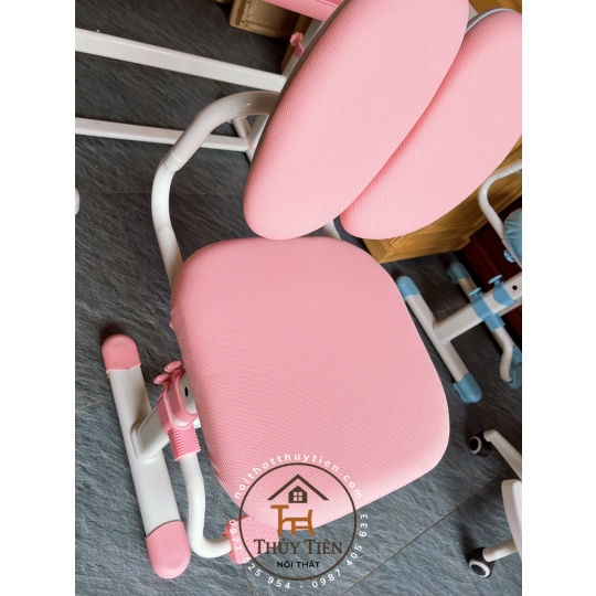 Ghế học sinh chống gù tăng giảm chiều cao  có miếng đệm êm giúp bé có tư thế ngồi đúng, thoải mái