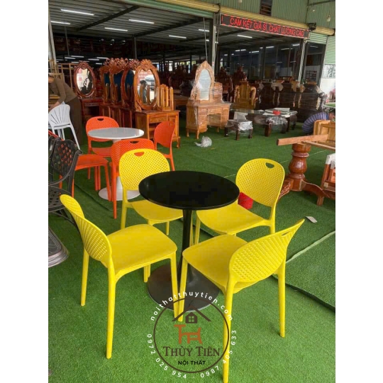 Bàn trà nhựa chân sắt