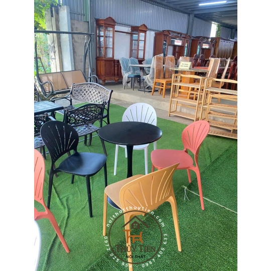 Bàn trà nhựa chân sắt