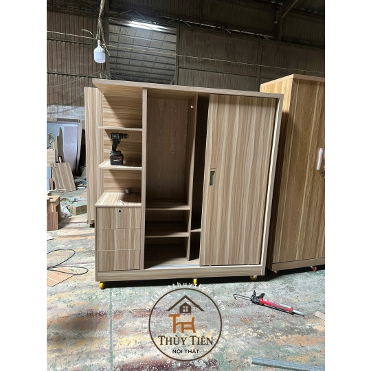 Tủ quần áo MDF lõi xanh cửa lùa có kệ ngoài ngang 1m6