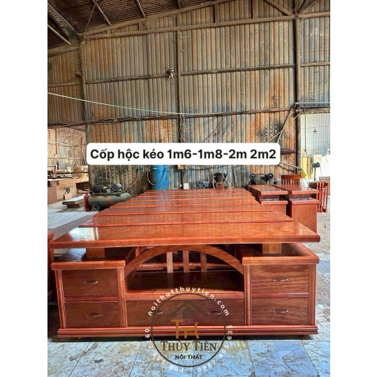 Mẫu Cốp tivi gỗ cao su