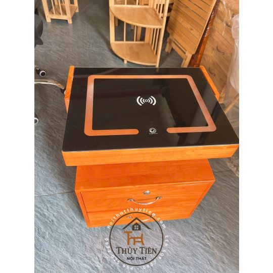 Tủ đầu giường gỗ cao su kiêm loa bluetooth kết hợp sạc điện thoại ko dây có ngăn ẩn giấu tiền thẻ từ 