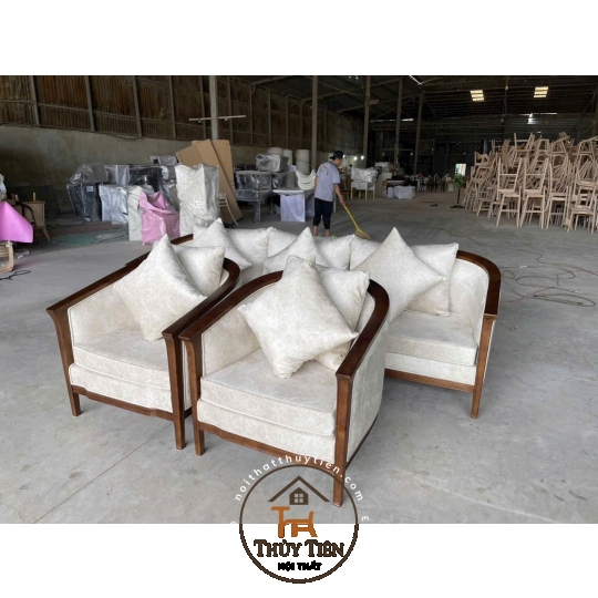 Đôi khi vẻ đẹp ko nằm 1 phía, mà nó phải tứ phía mới thấy đẹp lạ lùng, lạnh lùng như e ấy Sofa nhà e lên sóng