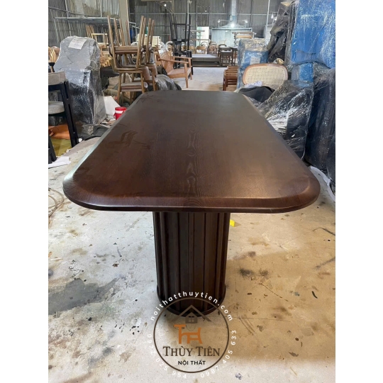 Vẫn là chiếc bàn chiếc ghế đó, mà vào đúng nơi, e tự nhiên toả sáng